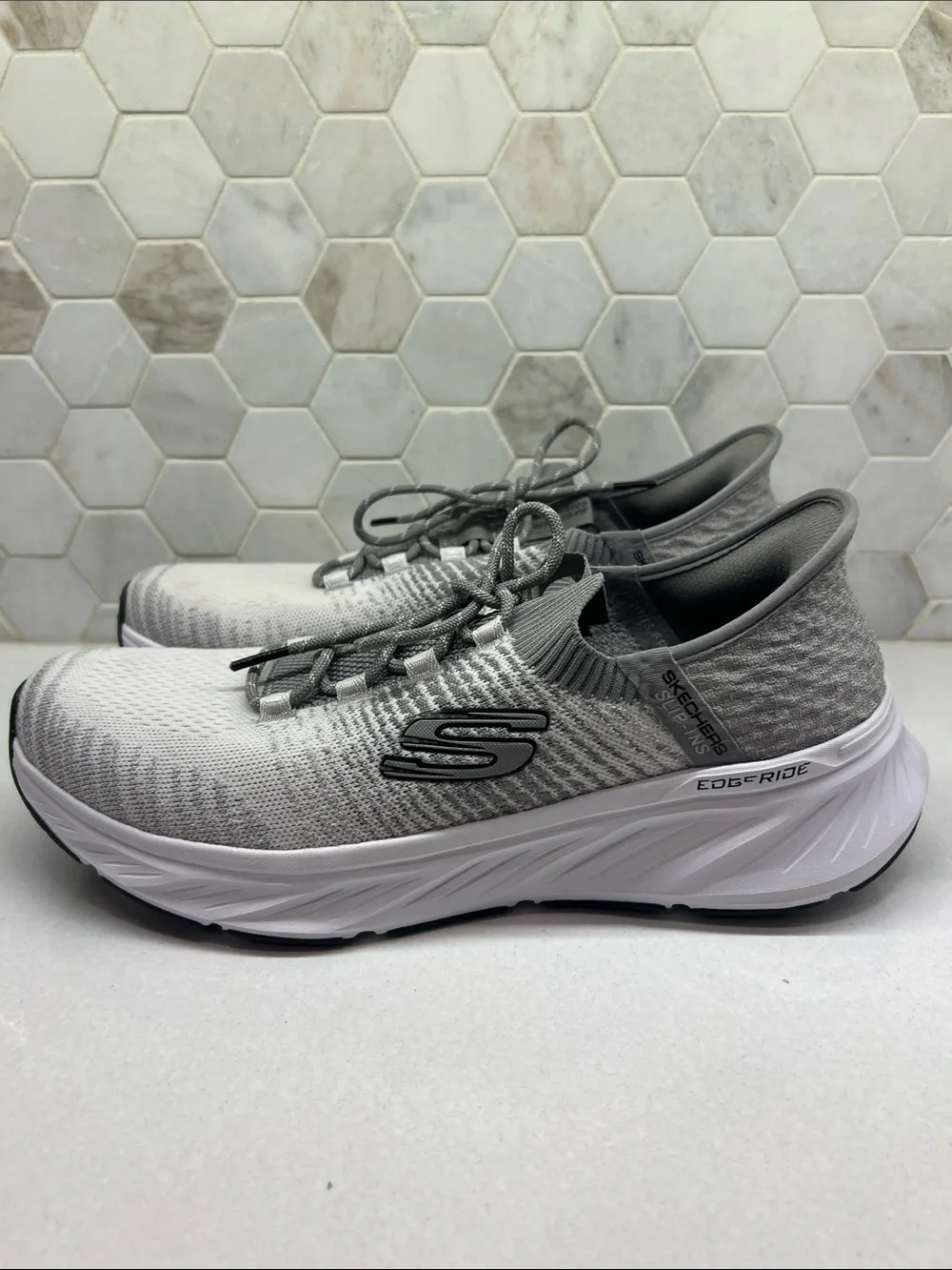 Skechers lightweight knit